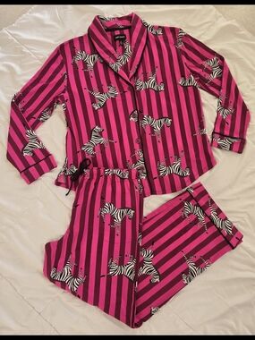 Room Service Womens Zebra Stripe Pink Pajama Set